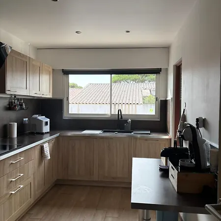 Maison Familiale Trois Piscine Privée La Bois D Olivier Hébergement de vacances *